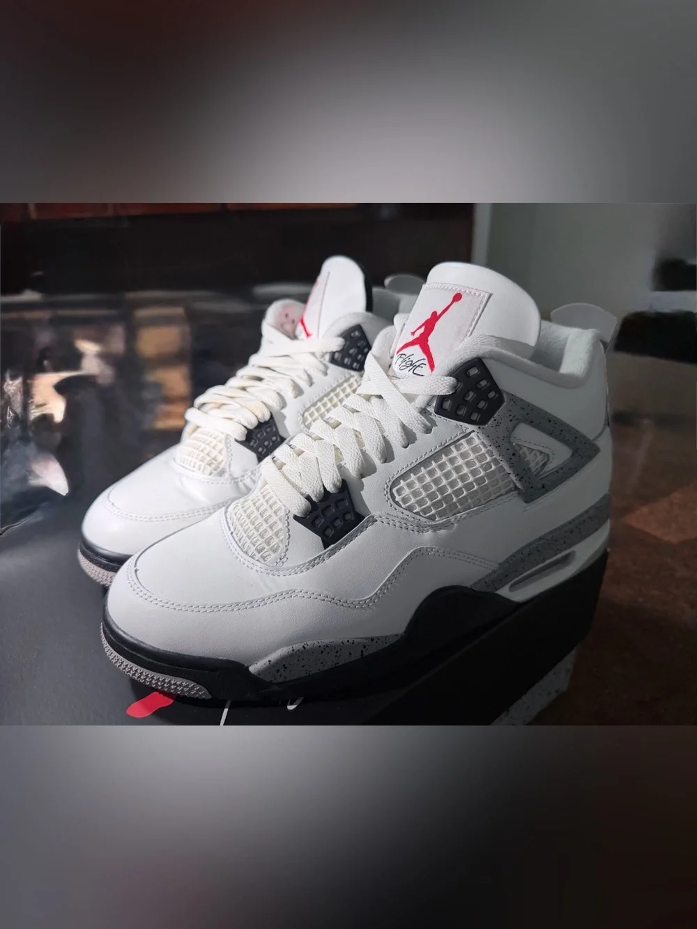 Jordan Men’s White/Red/Black Retro Basketball Sneakers